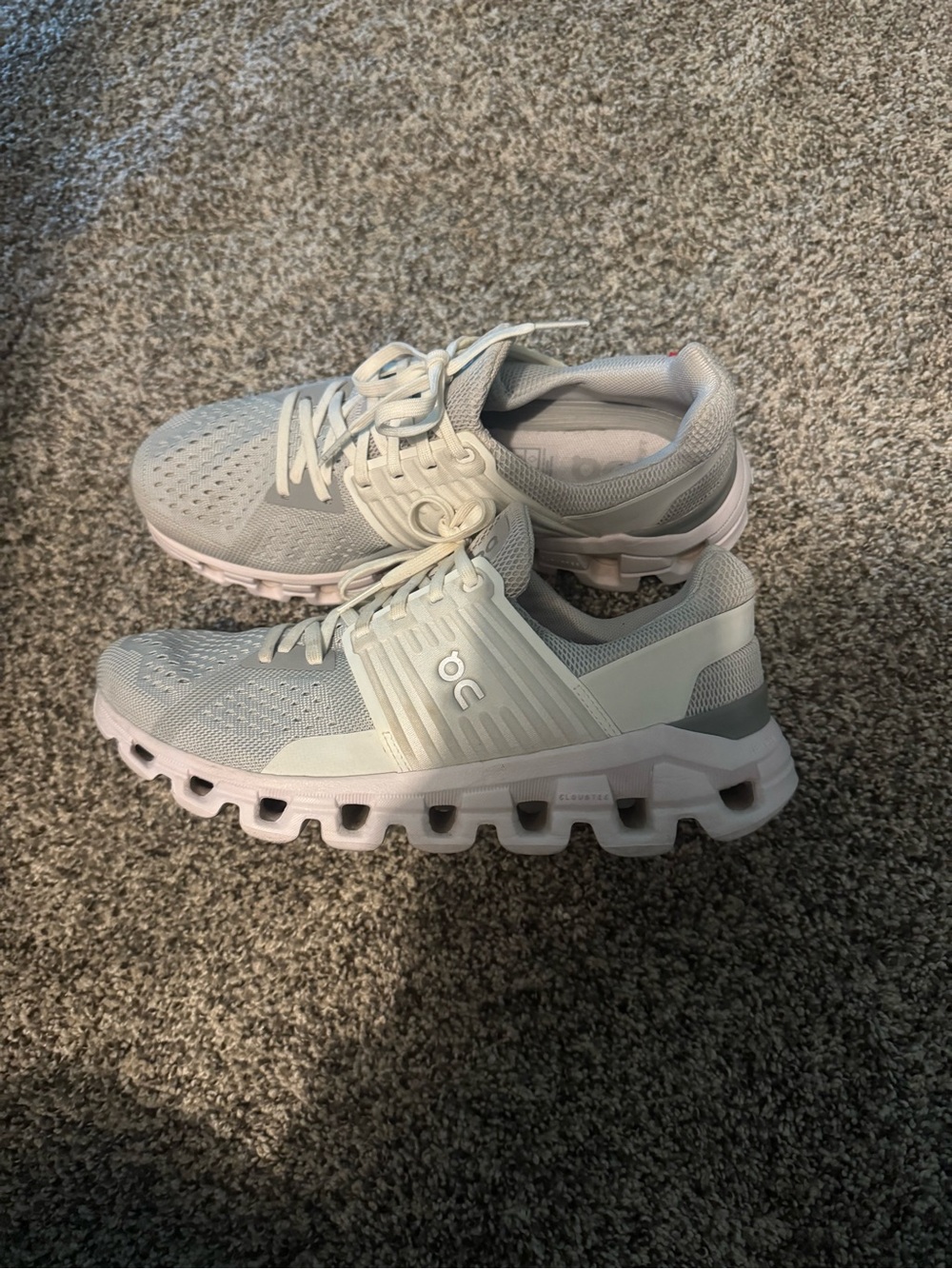 On Cloud Cloudnova Light Gray Running Shoes